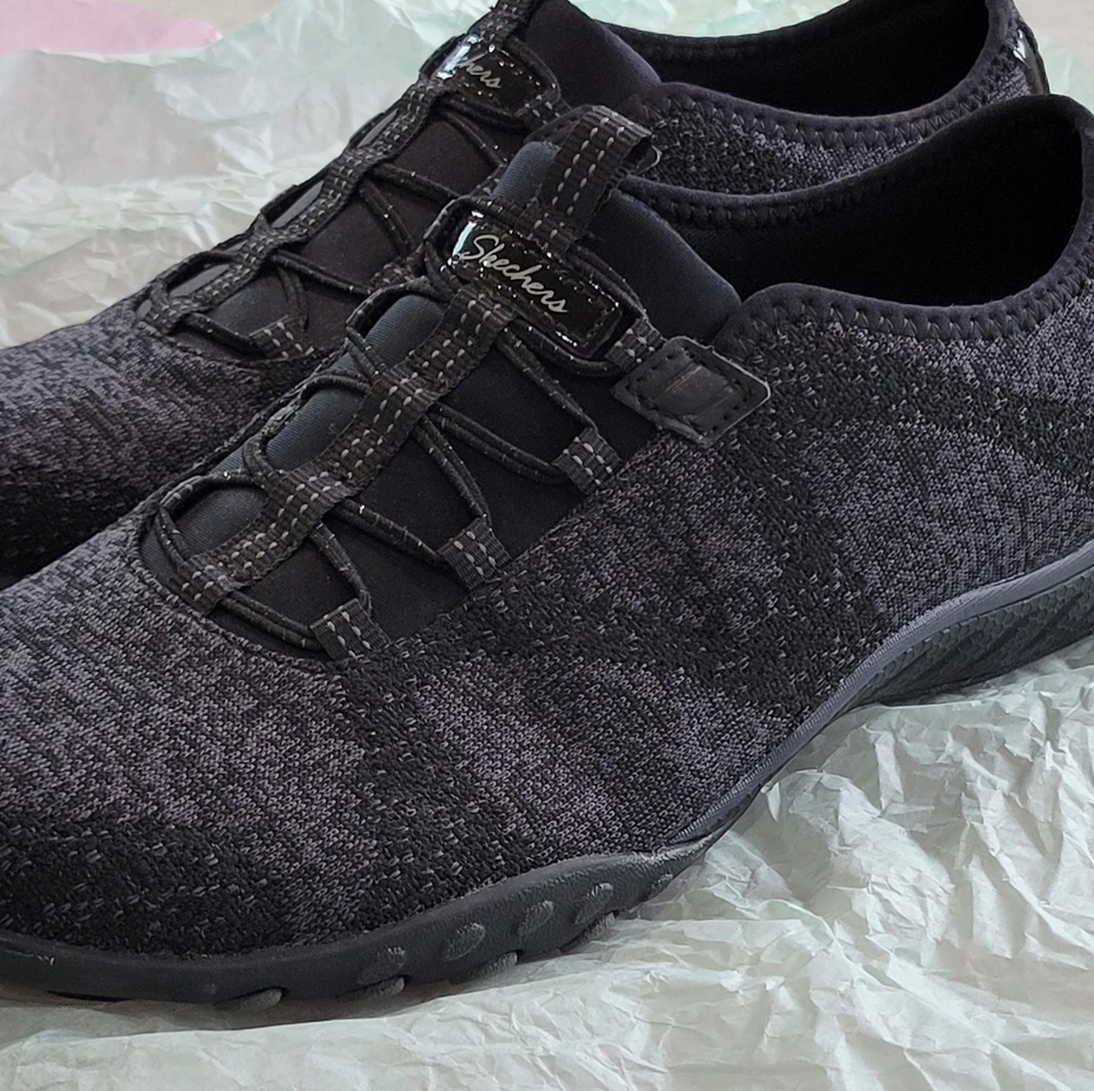 Skechers Relaxed fit shoes size 8